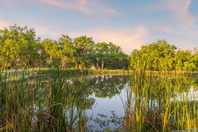 $599,000 | 4416 County Road 117, Floresville, TX 78114