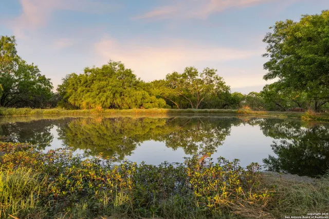 $599,000 | 4416 County Road 117, Floresville, TX 78114