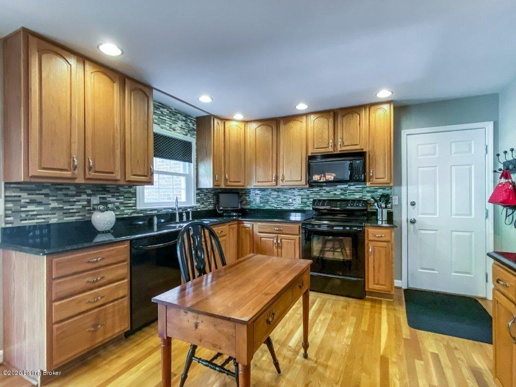 3311 Gatecreek Road Louisville, KY 40272 - Photo 7 of 45 Kitchen2