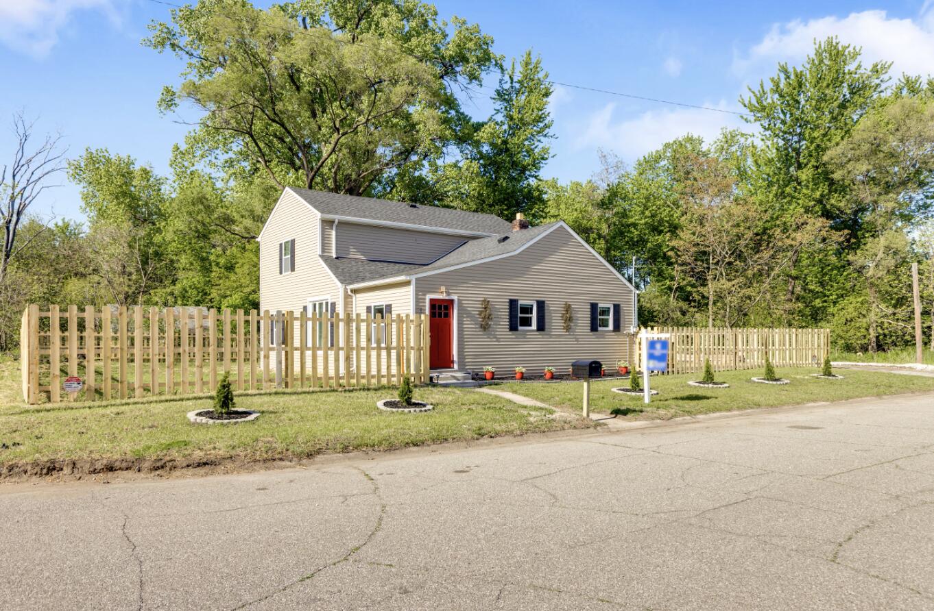 1181 Porter Street Gary, IN 46404 - Photo 4 of 41 1362x892