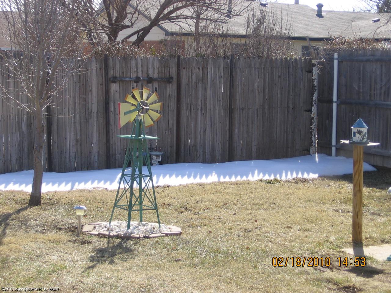 2603 Douglas Drive Amarillo, TX 79110 - Photo 11 of 20 BACK YARD W/ROLLLING GATE FOR RV
