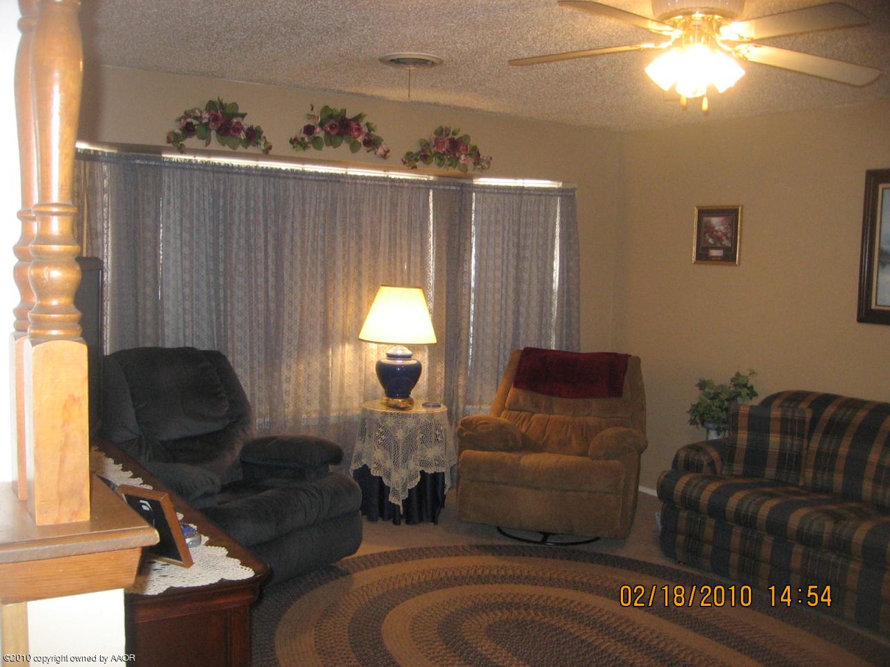 2603 Douglas Drive Amarillo, TX 79110 - Photo 3 of 20 LV RM FROM ENTRY
