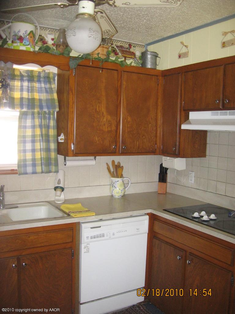 2603 Douglas Drive Amarillo, TX 79110 - Photo 4 of 20 KITCHEN