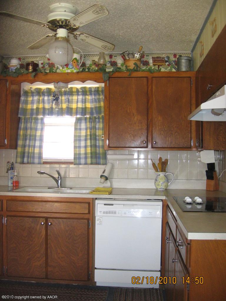 2603 Douglas Drive Amarillo, TX 79110 - Photo 7 of 20 KITCHEN SINK WITH WINDOW