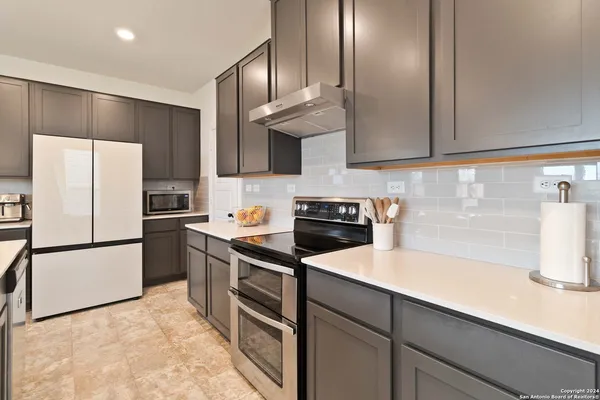 $2,200 | 6611 Runaway Row, Converse, TX 78109