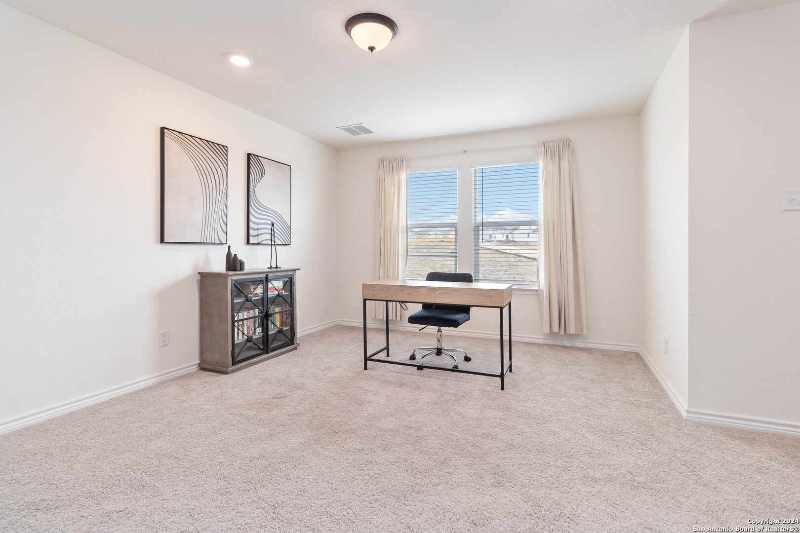 6611 Runaway Row Converse, TX 78109 - Photo 15 of 30 a living room with furniture and a window