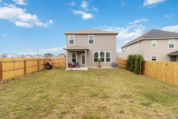 $2,200 | 6611 Runaway Row, Converse, TX 78109