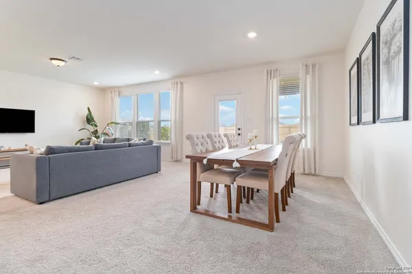 $2,200 | 6611 Runaway Row, Converse, TX 78109