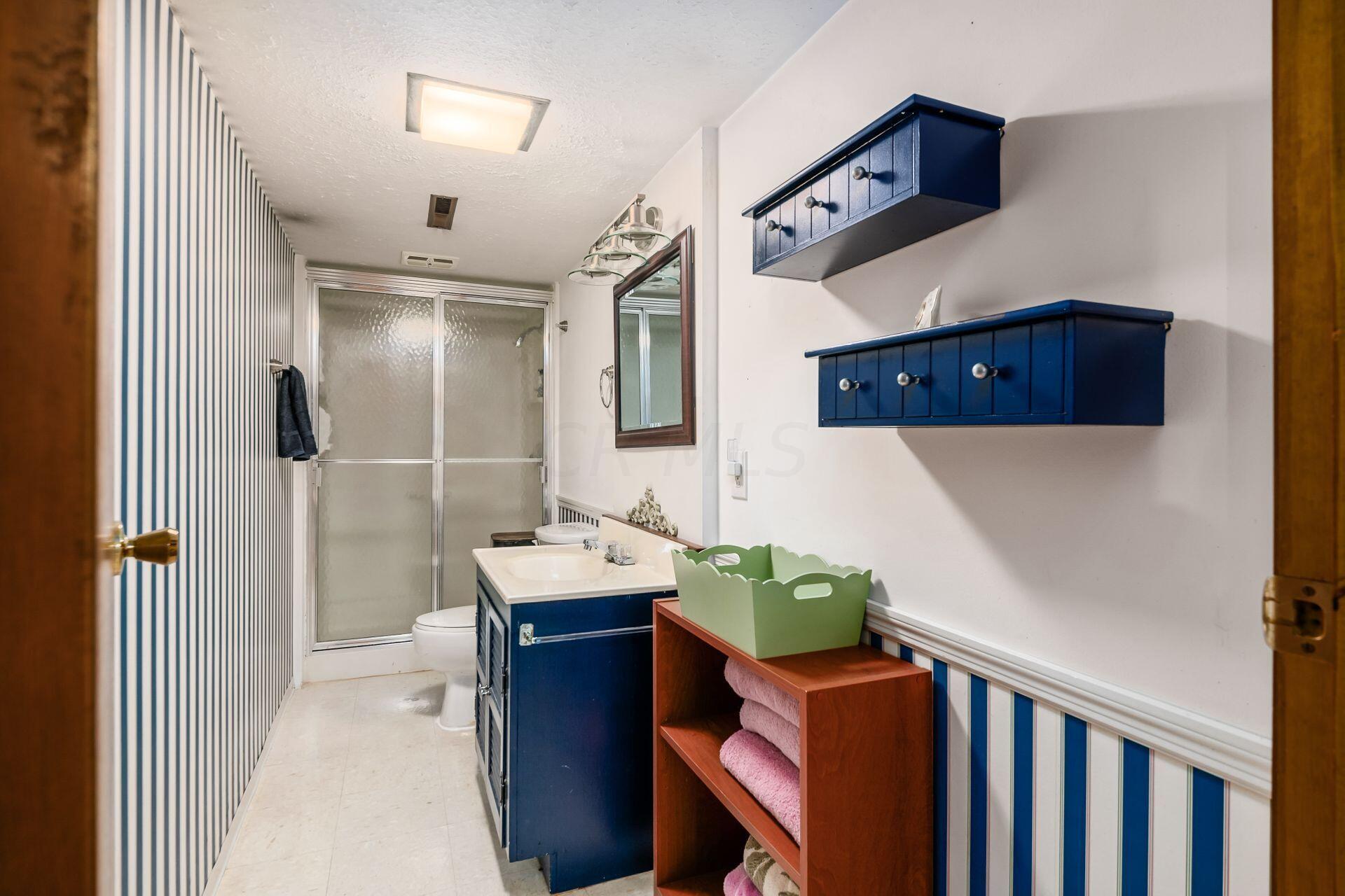 4090 Clotts Road Columbus, OH 43230 - Photo 27 of 34 FULL BATHROOM #4