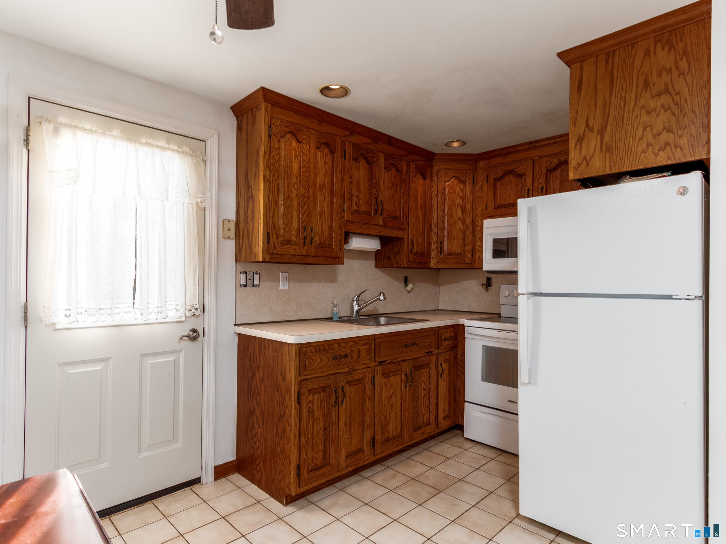 33 Ryegate Terrace Monroe, CT 06468 - Photo 24 of 38 Kitchen