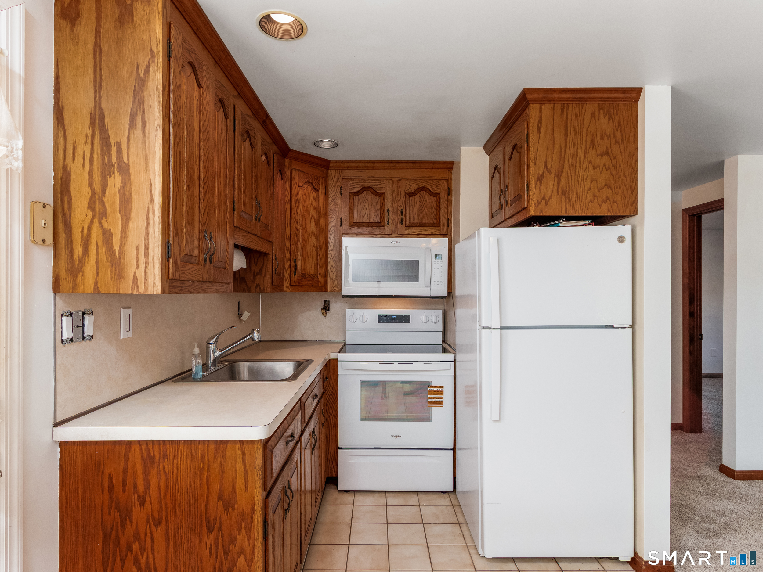 33 Ryegate Terrace Monroe, CT 06468 - Photo 25 of 38 Kitchen