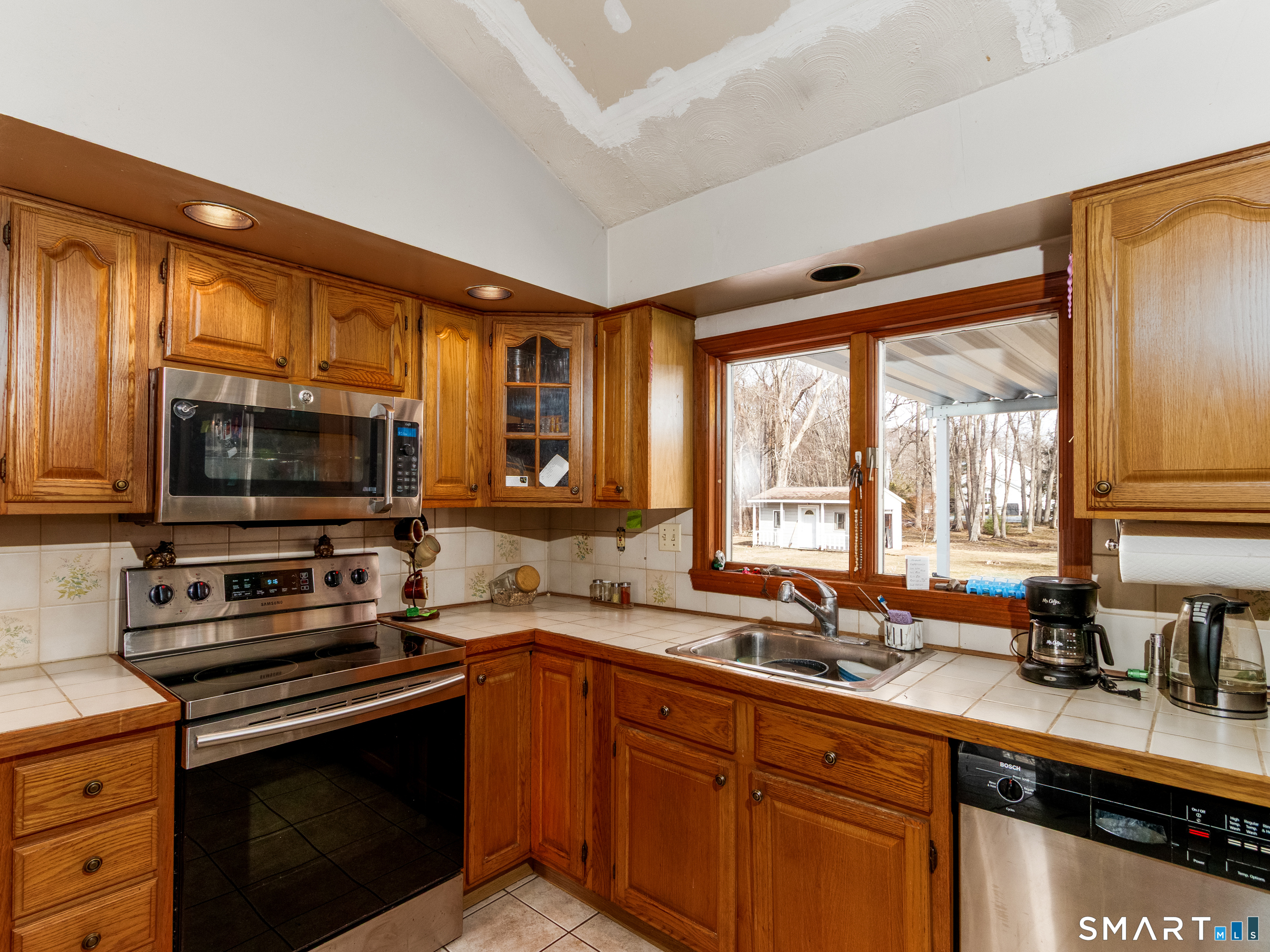 33 Ryegate Terrace Monroe, CT 06468 - Photo 10 of 38