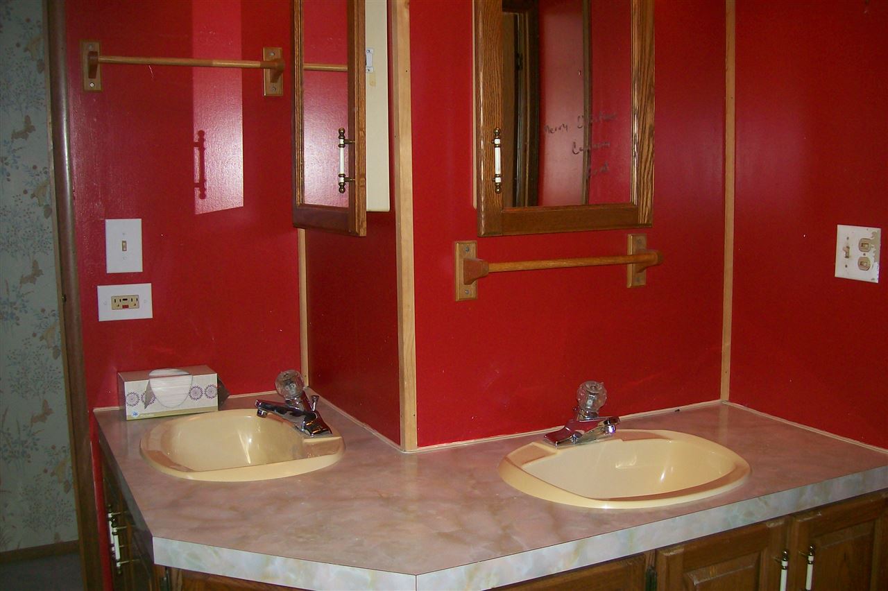 4 North Elderberry Lane Rochester, NH 03867 - Photo 10 of 13 Gallery Image 10