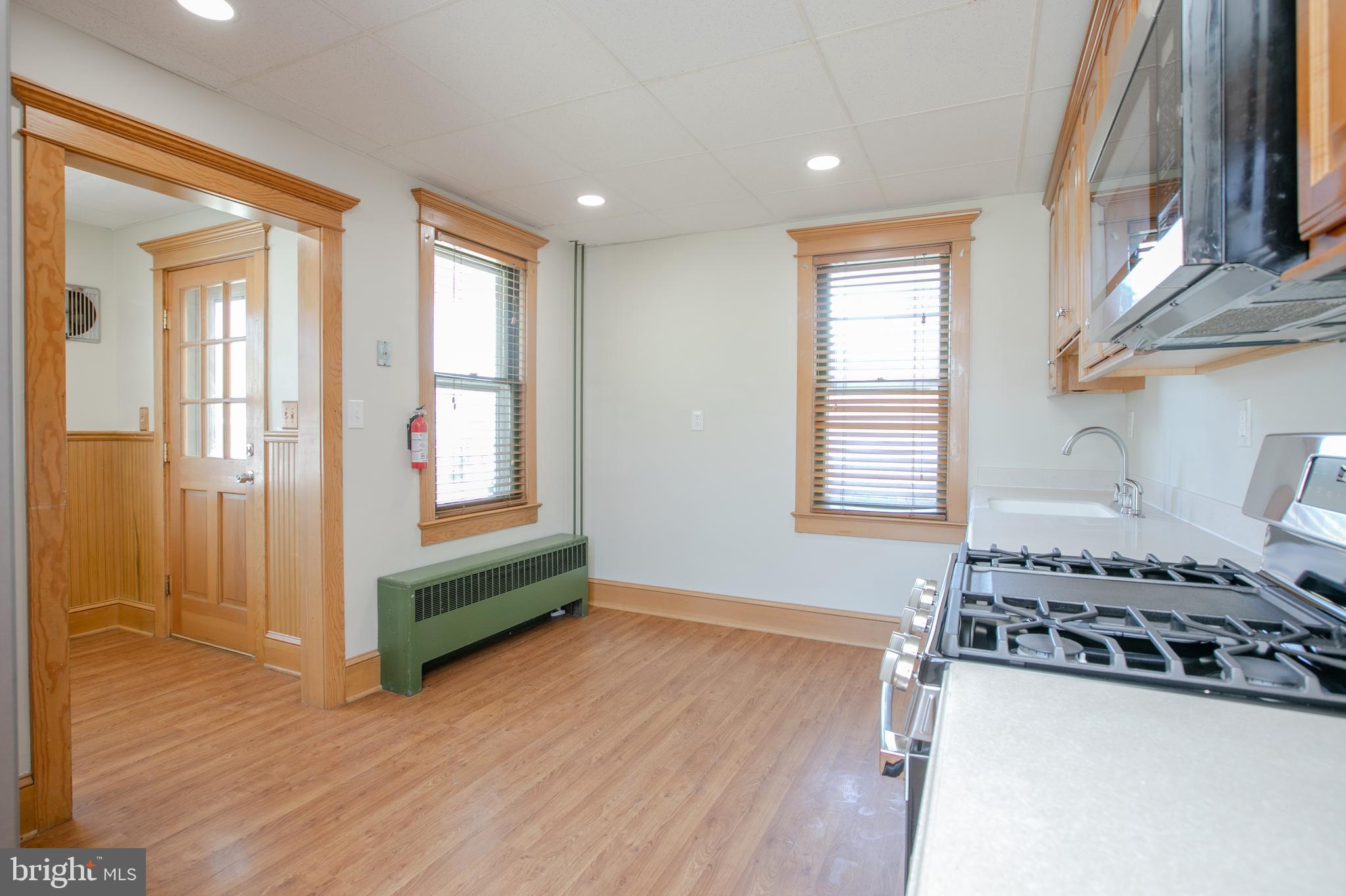 46 Morgan Avenue Hamilton, NJ 08619 - Photo 12 of 39 Eat-in Kitchen