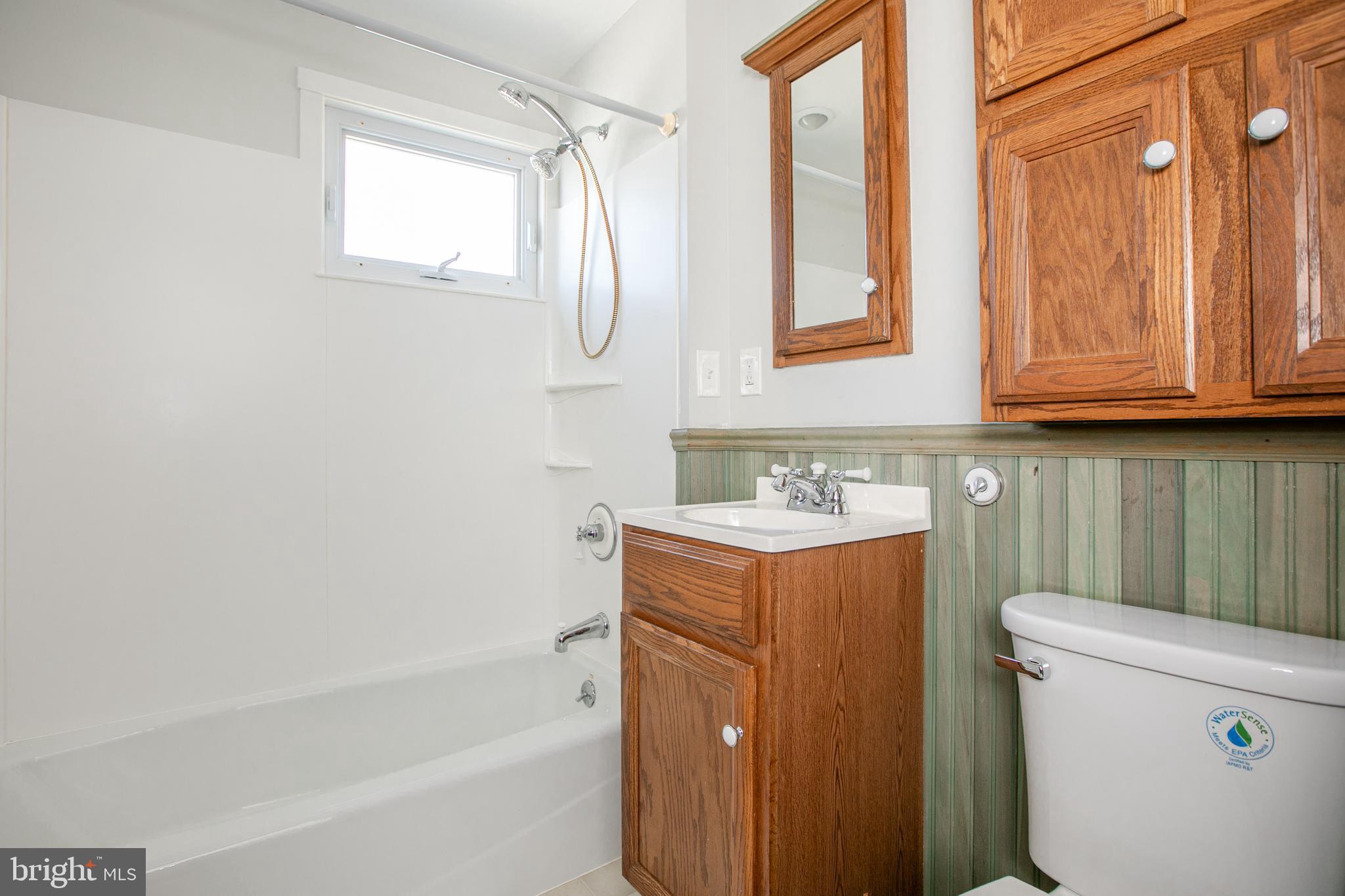 46 Morgan Avenue Hamilton, NJ 08619 - Photo 24 of 39 Full Bathroom
