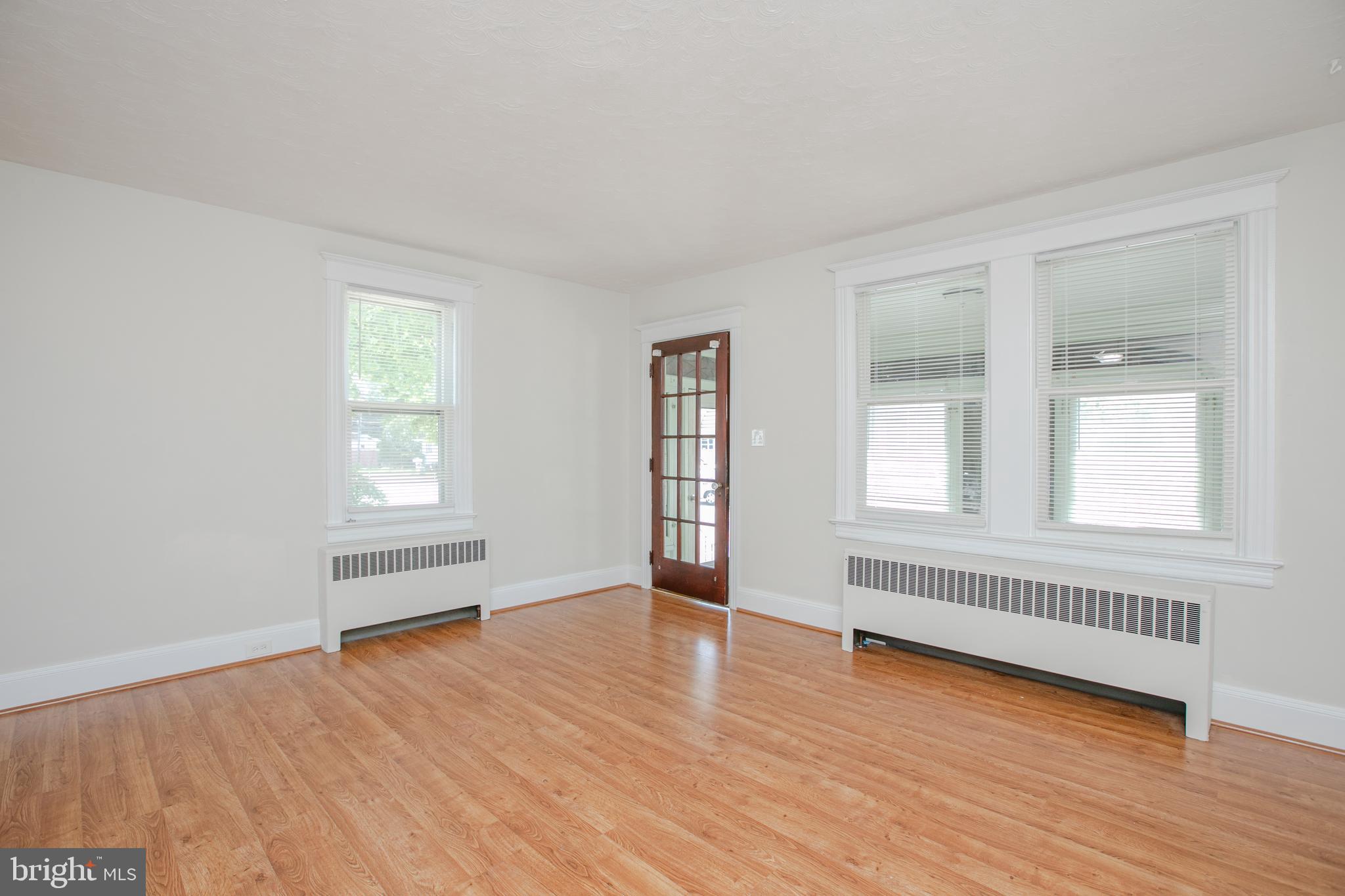 46 Morgan Avenue Hamilton, NJ 08619 - Photo 6 of 39 Immense Living Room