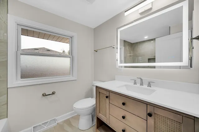 $239,900 | 2800 174th Street, Hazel Crest, IL 60429