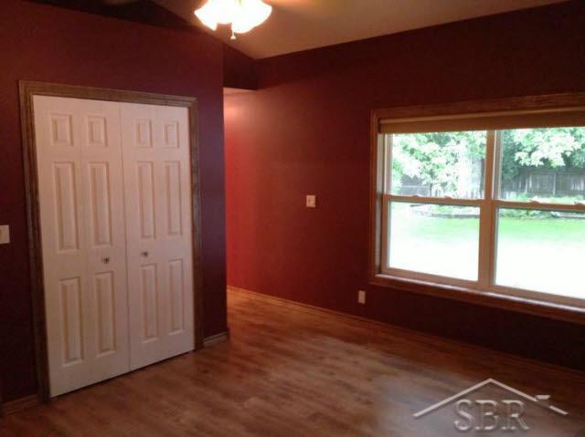 121 East Sugnet Road Midland, MI 48642 - Photo 10 of 19 20362646-9.JPG