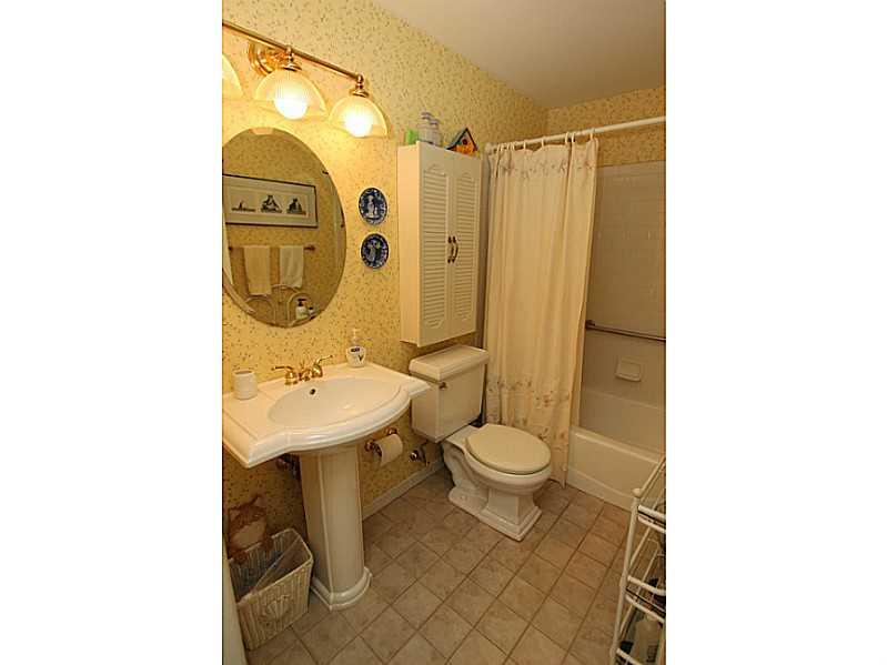 155 Foxcroft Road Pittsburgh, PA 15220 - Photo 14 of 24 Master Bath/Spa.