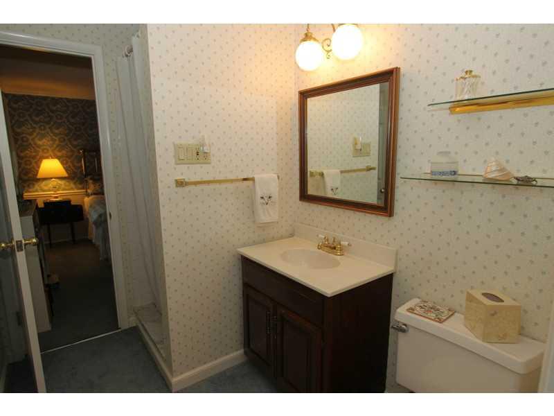 155 Foxcroft Road Pittsburgh, PA 15220 - Photo 17 of 24 Full Bath.