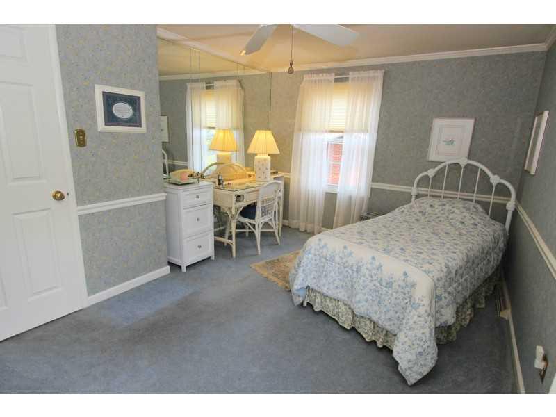 155 Foxcroft Road Pittsburgh, PA 15220 - Photo 19 of 24 Bedroom.