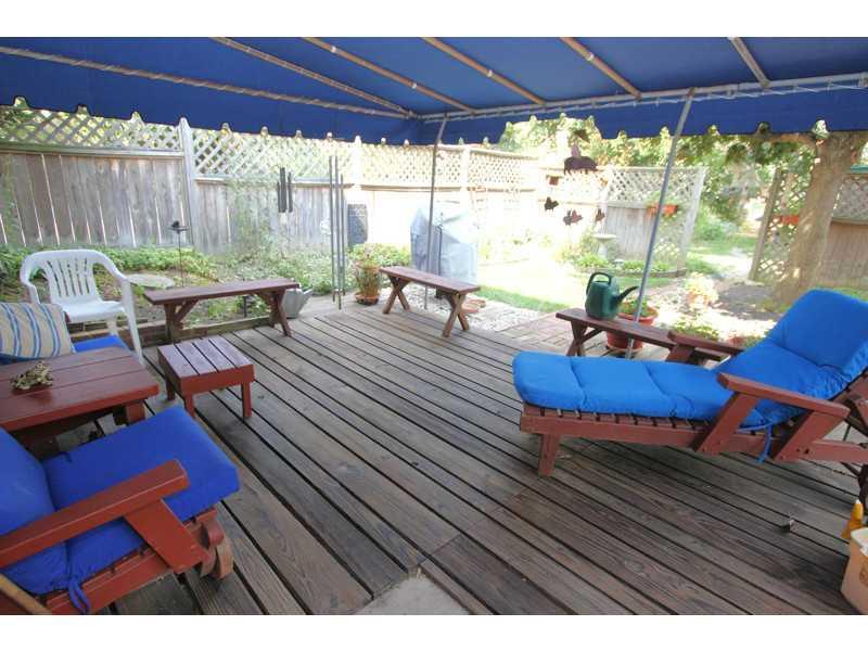 155 Foxcroft Road Pittsburgh, PA 15220 - Photo 20 of 24 Patio/Deck.