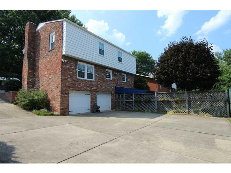 155 Foxcroft Road Pittsburgh, PA 15220 - Photo 22 of 24 Exterior Back.