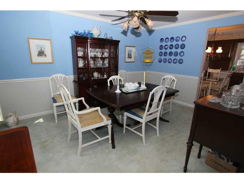 155 Foxcroft Road Pittsburgh, PA 15220 - Photo 6 of 24 Dining Room.