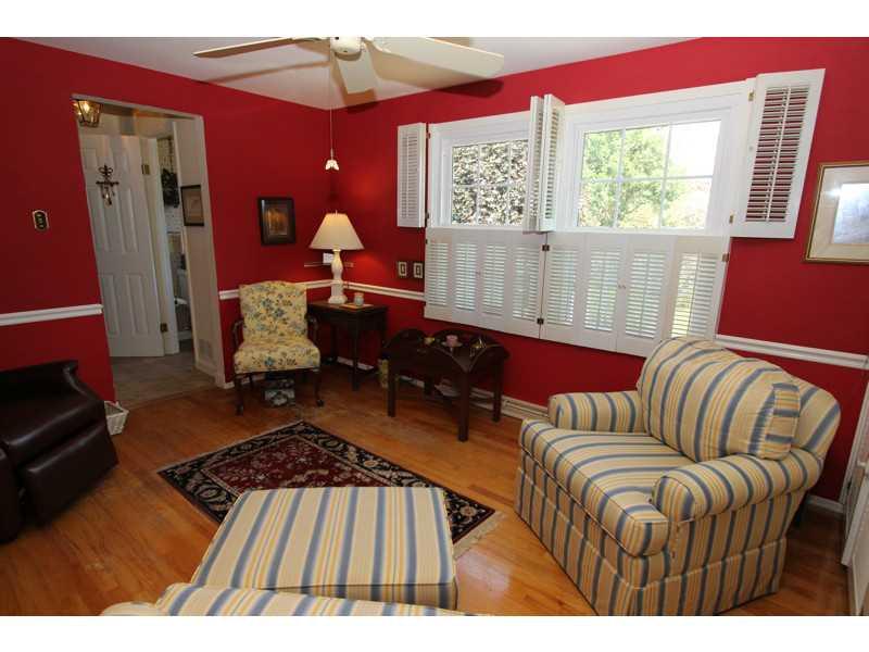 155 Foxcroft Road Pittsburgh, PA 15220 - Photo 8 of 24 Den.