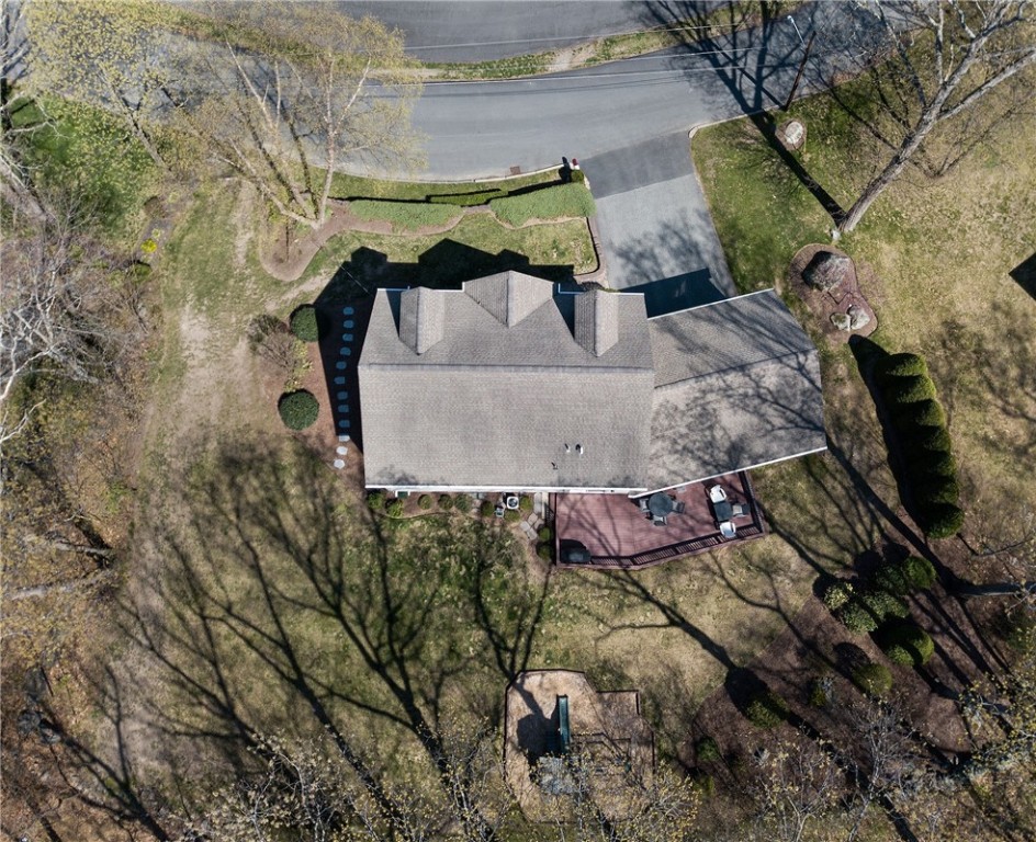 9 Meadowbrook Road Lincoln, RI 02865 - Photo 11 of 39 Gallery Image 11
