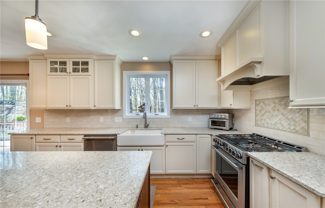 9 Meadowbrook Road Lincoln, RI 02865 - Photo 20 of 39 Gallery Image 20