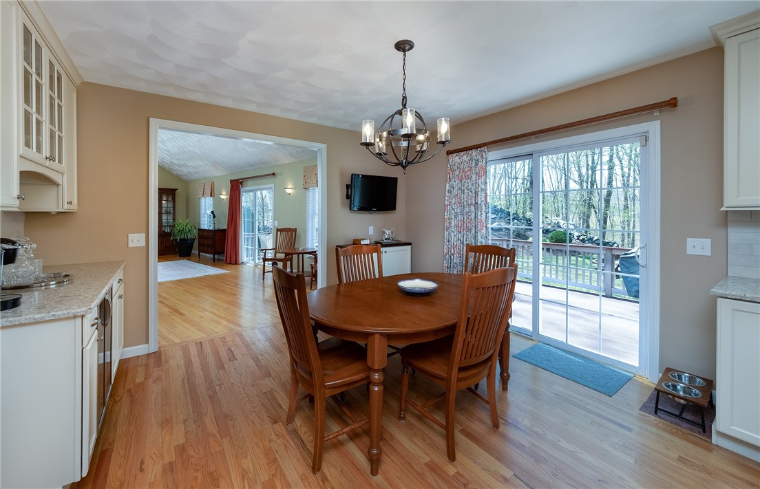 9 Meadowbrook Road Lincoln, RI 02865 - Photo 21 of 39 Dining area in kitchen
