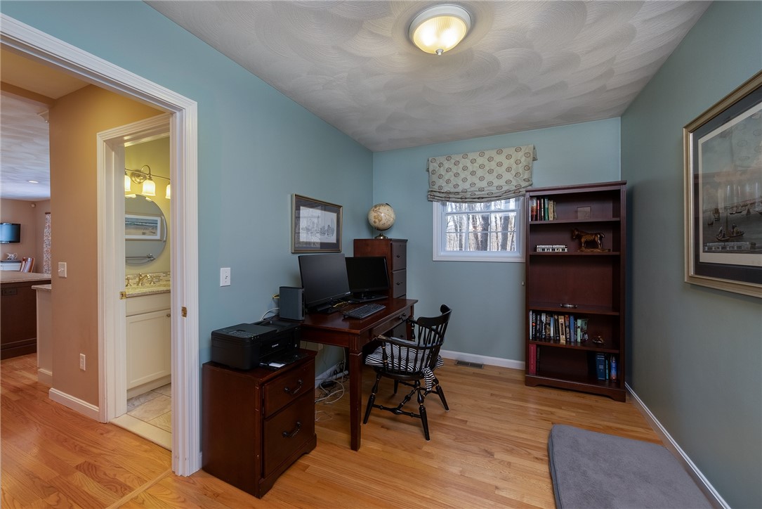 9 Meadowbrook Road Lincoln, RI 02865 - Photo 24 of 39 Gallery Image 24