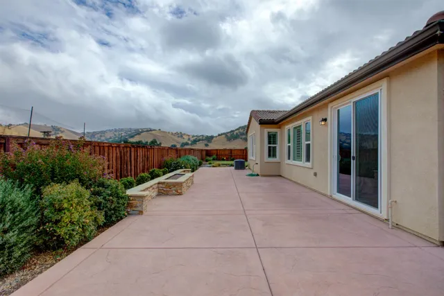 $549,000 | 21100 Varietal Court, Patterson, CA 95363