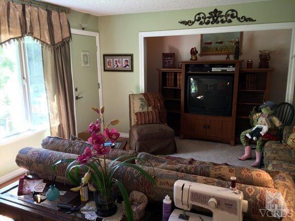 424 Reed Way Port Hueneme, CA 93041 - Photo 9 of 68 a living room with furniture