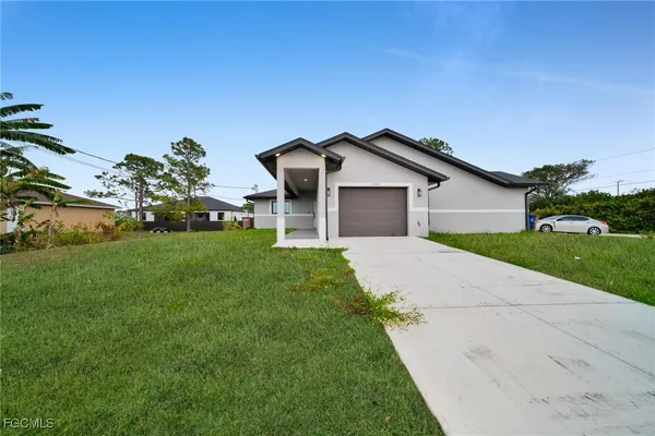 $1,800 | 5504 Butte Street, Lehigh Acres, FL 33971