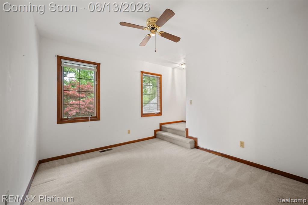 12902 Autumn Ridge Court Milford, MI 48380 - Photo 6 of 73