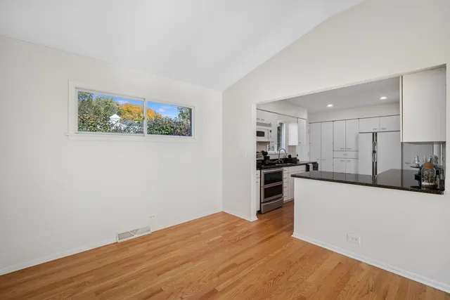 $725,000 | 1037 Heatherfield Lane, Glenview, IL 60025