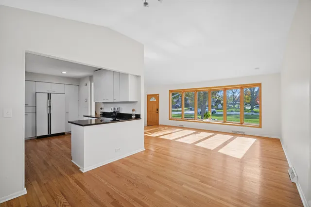 $725,000 | 1037 Heatherfield Lane, Glenview, IL 60025