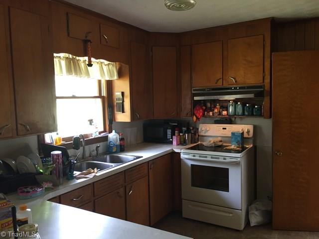 2560 Parsonville Road Purlear, NC 28665 - Photo 11 of 20