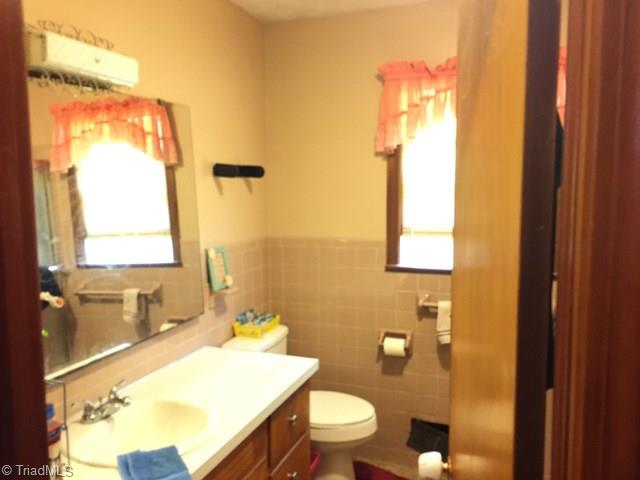 2560 Parsonville Road Purlear, NC 28665 - Photo 15 of 20