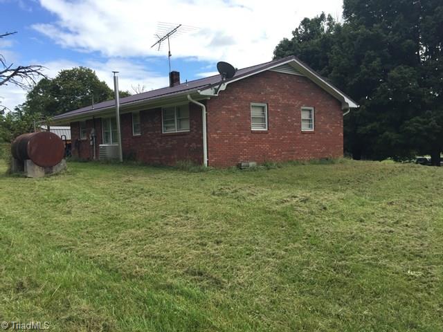2560 Parsonville Road Purlear, NC 28665 - Photo 5 of 20