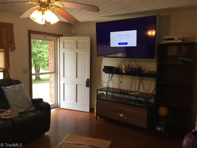 2560 Parsonville Road Purlear, NC 28665 - Photo 9 of 20