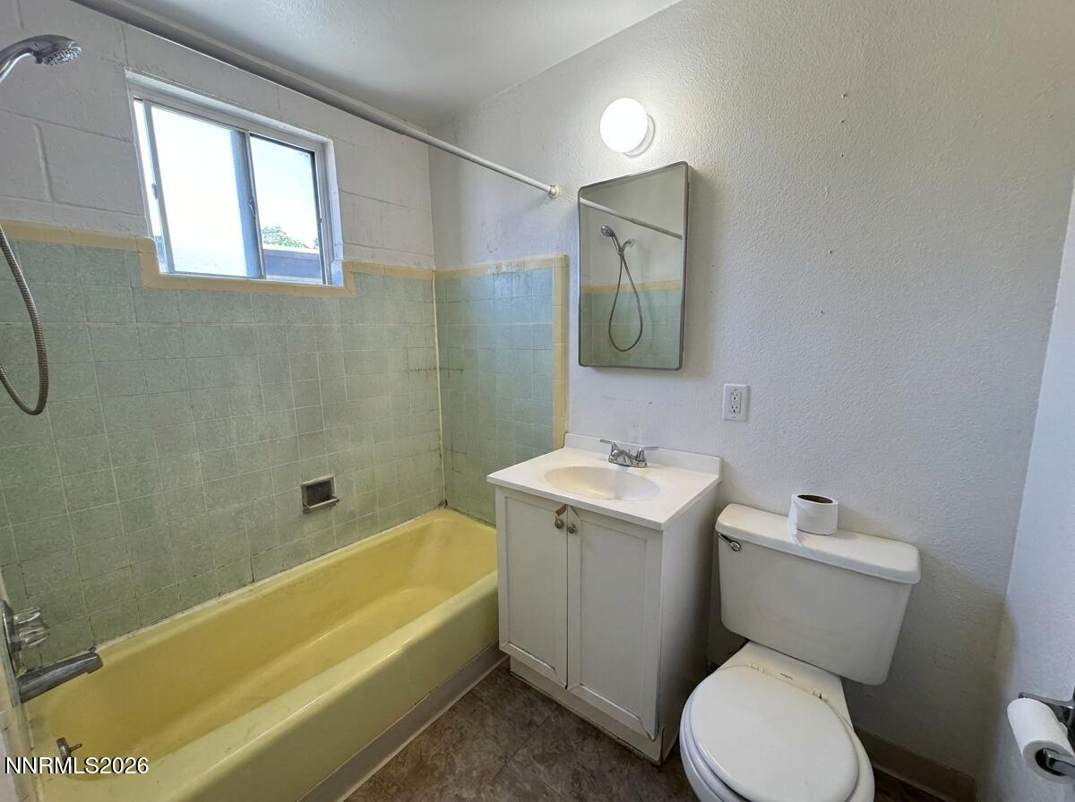 900 Willow Street Reno, NV 89502 - Photo 8 of 10 Bath