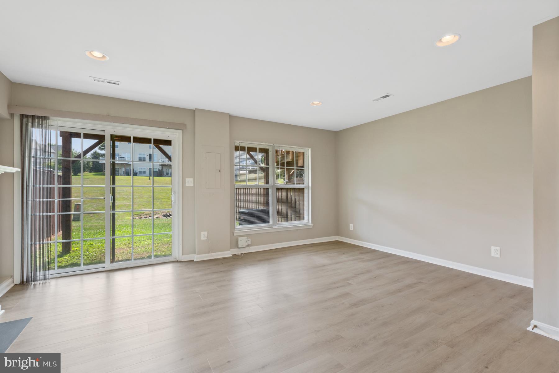 9147 Ribbon Falls Loop Bristow, VA 20136 - Photo 5 of 53