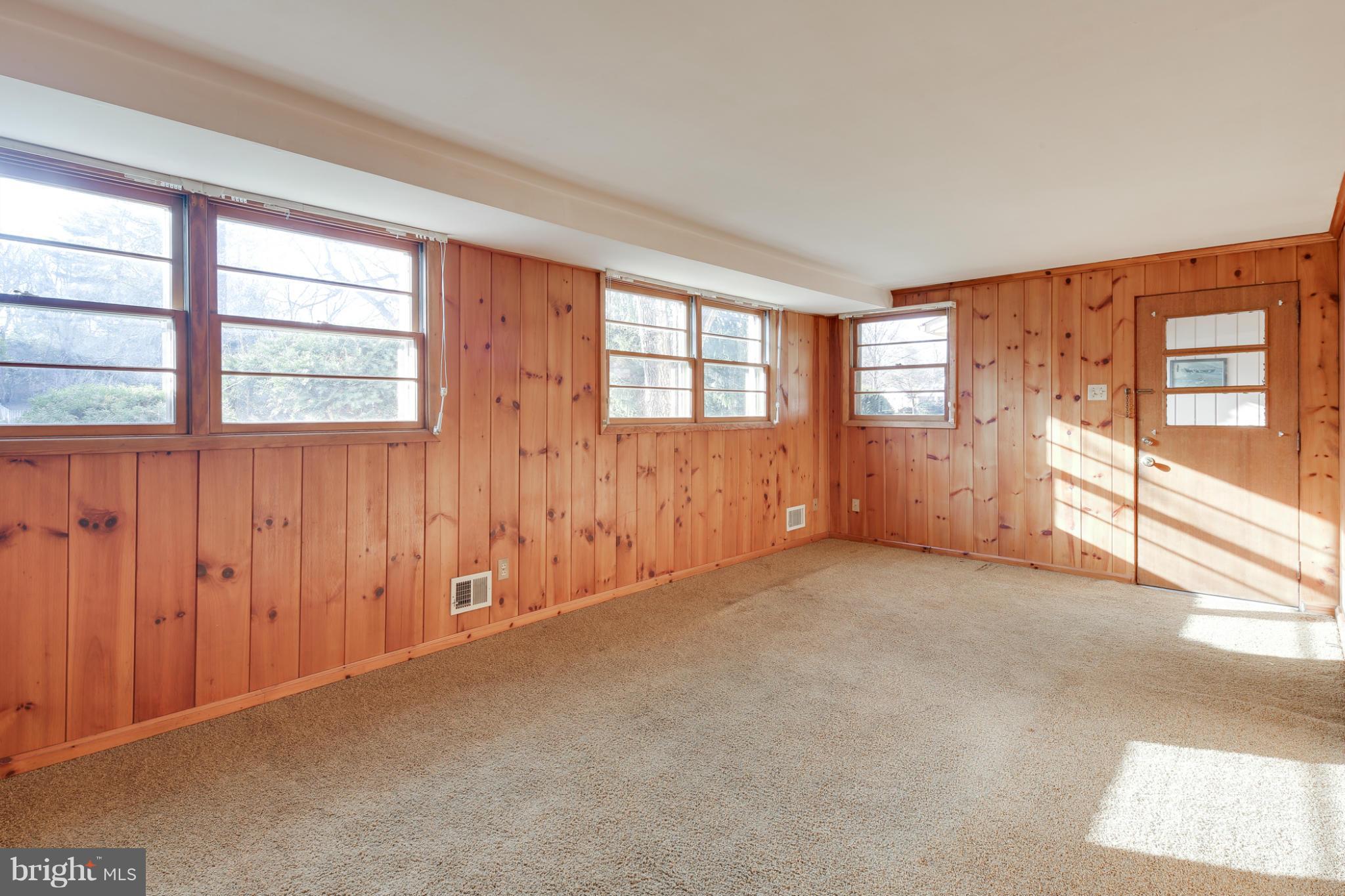 3901 Macalpine Road Ellicott City, MD 21042 - Photo 12 of 30 BRIGHT FAMILY ROOM
