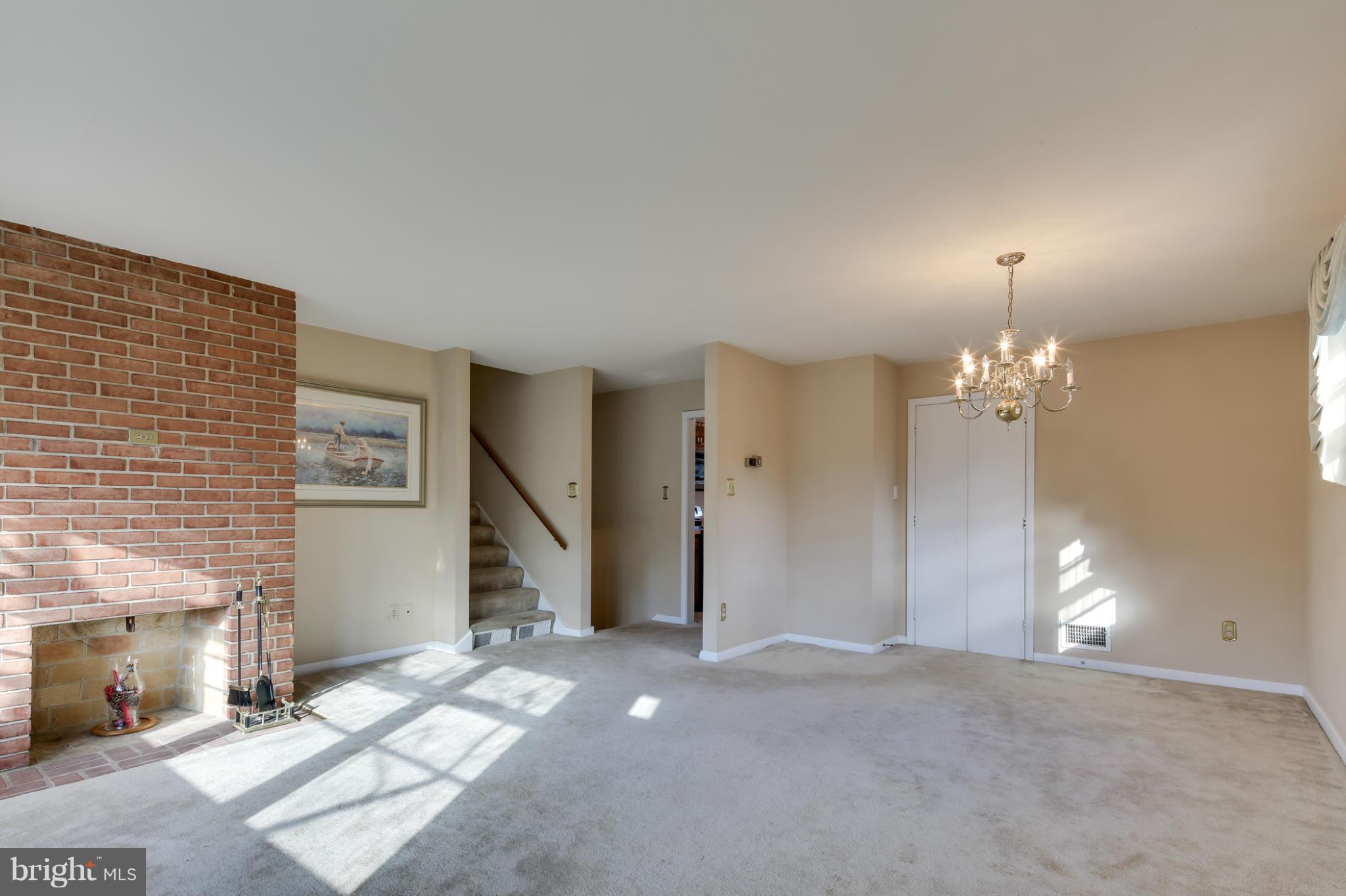 3901 Macalpine Road Ellicott City, MD 21042 - Photo 3 of 30 LIVIING ROOM