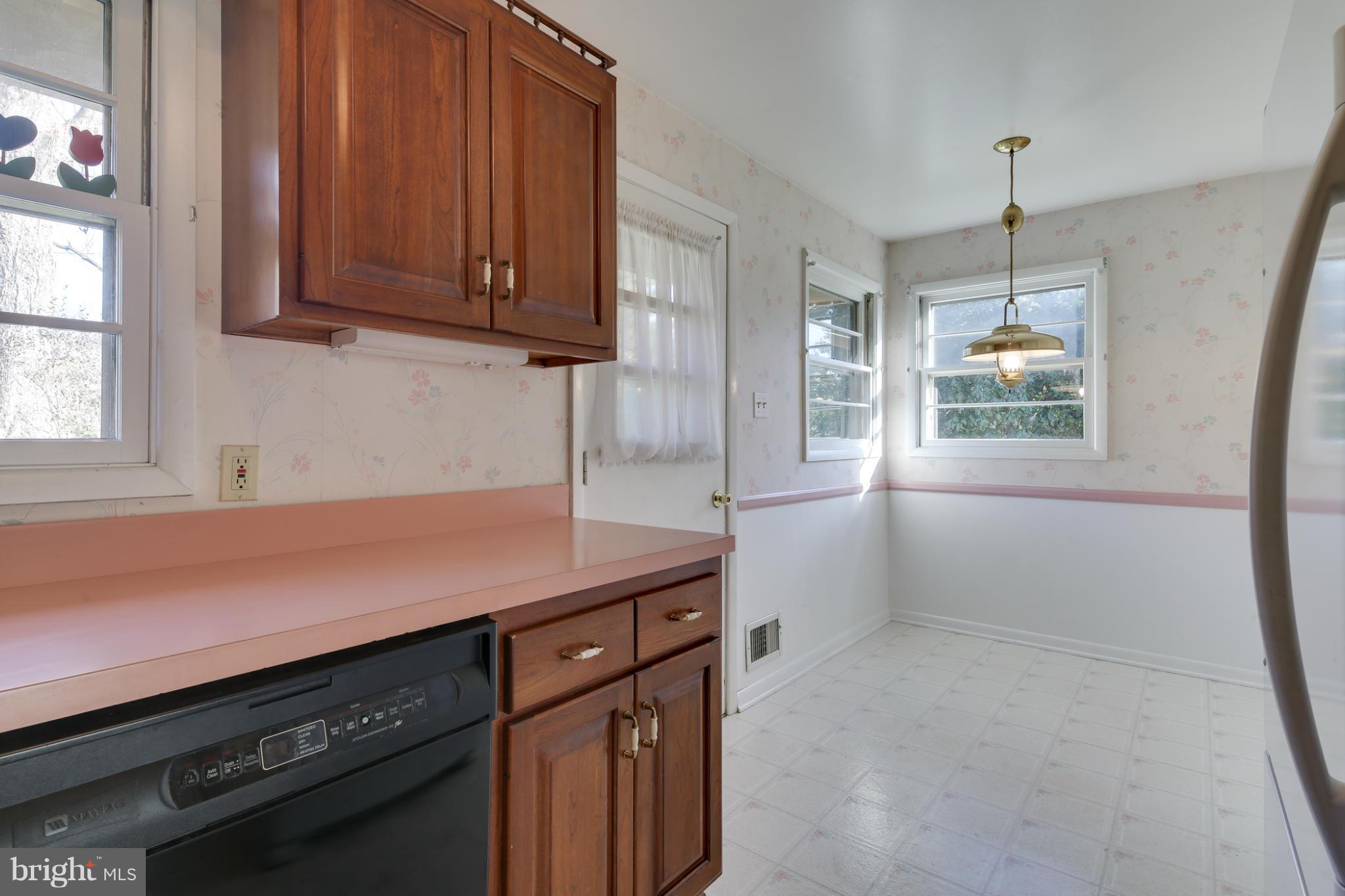 3901 Macalpine Road Ellicott City, MD 21042 - Photo 7 of 30 KITCHEN