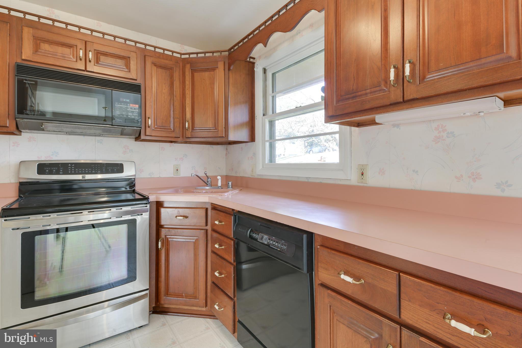 3901 Macalpine Road Ellicott City, MD 21042 - Photo 9 of 30 KITCHEN