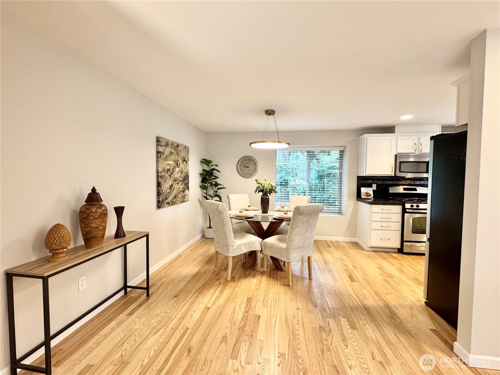 2138 North 113th Street, Unit B Seattle, WA 98133 - Photo 8 of 37
